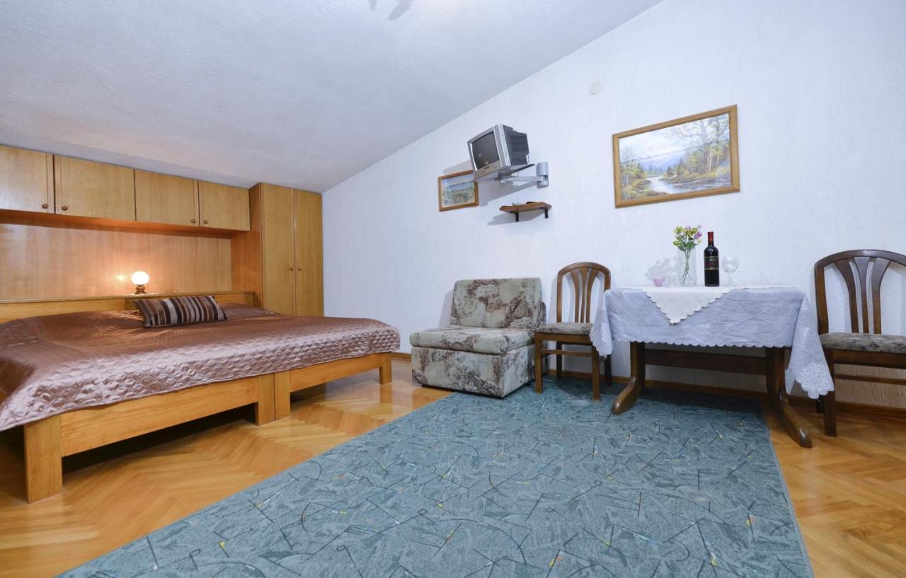 Family Friendly Apartments With A Swimming Pool Baska Voda, Makarska - 12442 Exterior photo