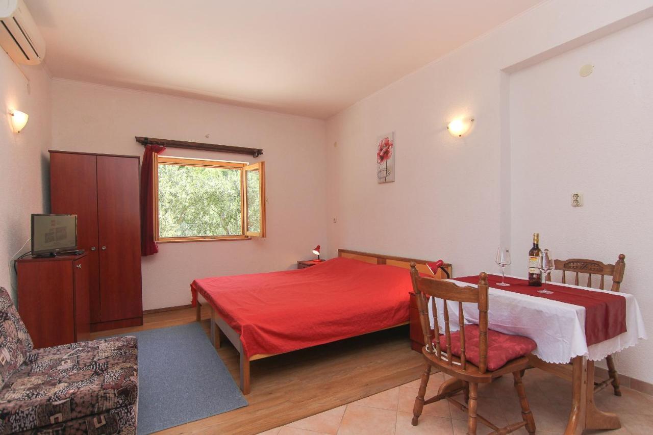 Family Friendly Apartments With A Swimming Pool Baska Voda, Makarska - 12442 Exterior photo